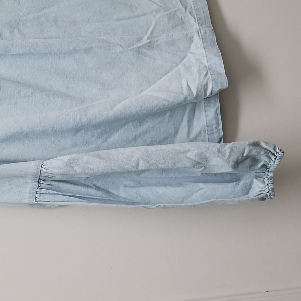 Universal Thread Top - Size XS - Picture 2 of 6